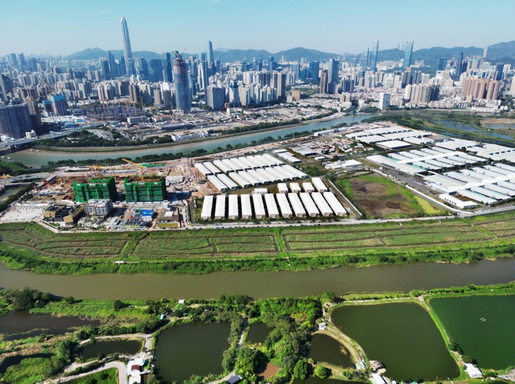 陳國基指大學城最快平整的洪水橋用地將於今年年底招標，預計2026年年底交地供大學籌劃。  
