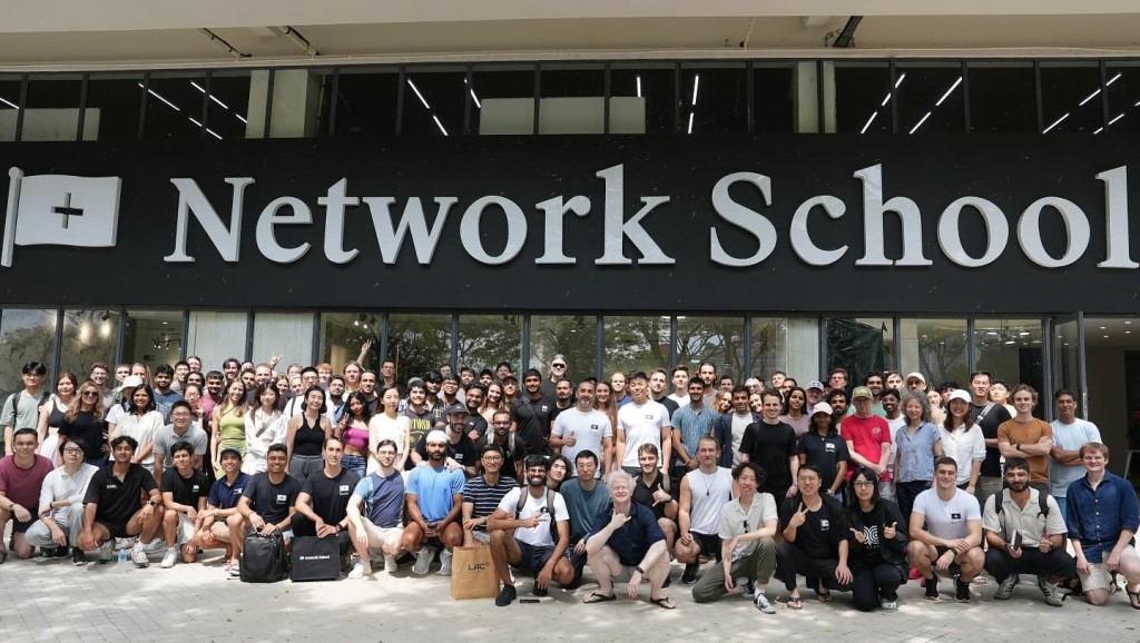 巴拉吉在大馬南部柔佛州，斥資近十億元打造名為「網絡學校」（Network School）的科技社區。