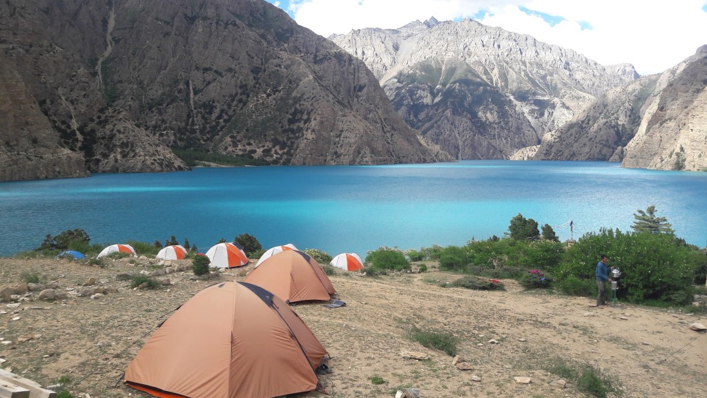 尼泊爾政府豁免九十七座山的登山費,其中卡納利省有山有水,除了登山外更是野外遊的好地方。 尼泊爾政府豁免九十七座山的登山費,其中卡納利省有山有水,除了登山外更是野外遊的好地方。