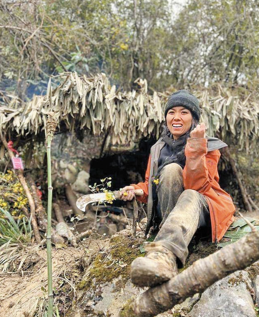 被稱為「冷美人」的唯一女參賽者，比賽開始時完妝上陣，及後手指嘴唇乾裂，身形亦瘦了一圈，最終暈倒送院退出比賽。