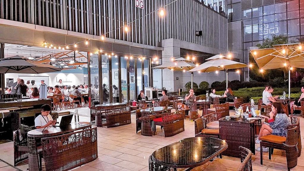 有人早年投資開設的台式餐廳，開業大約一年，也爆出欠租、拖欠供應商貨款等問題，最後執笠收場。