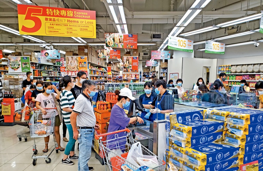 隨着油價飆升令運輸成本大增,有指下一個加價目標將會是一眾生活日用品。 隨着油價飆升令運輸成本大增,有指下一個加價目標將會是一眾生活日用品。