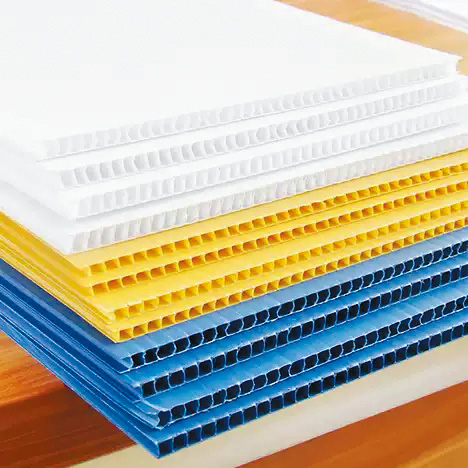 行內部分工程公司會以中空板作保護窗戶之用。