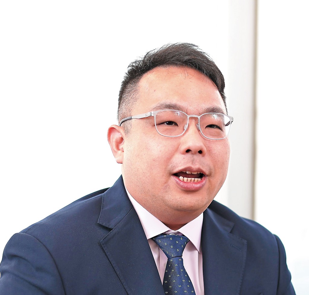 鄒家華分析，如代入HKTV母公司股東的身份，只會希望減價戰盡快結束。