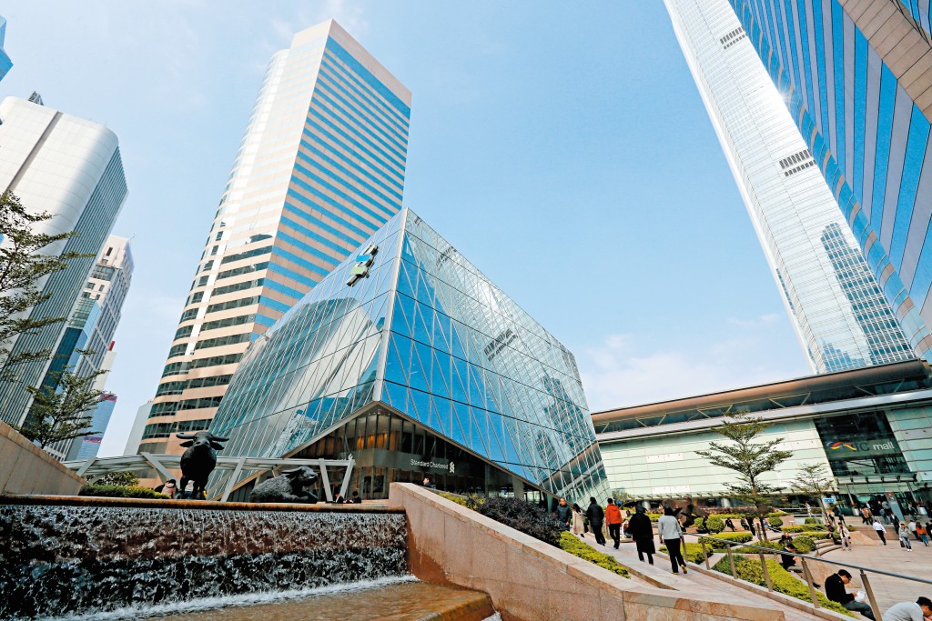 渣打集團股價同樣標青，過去三個月跑贏同期恒指。