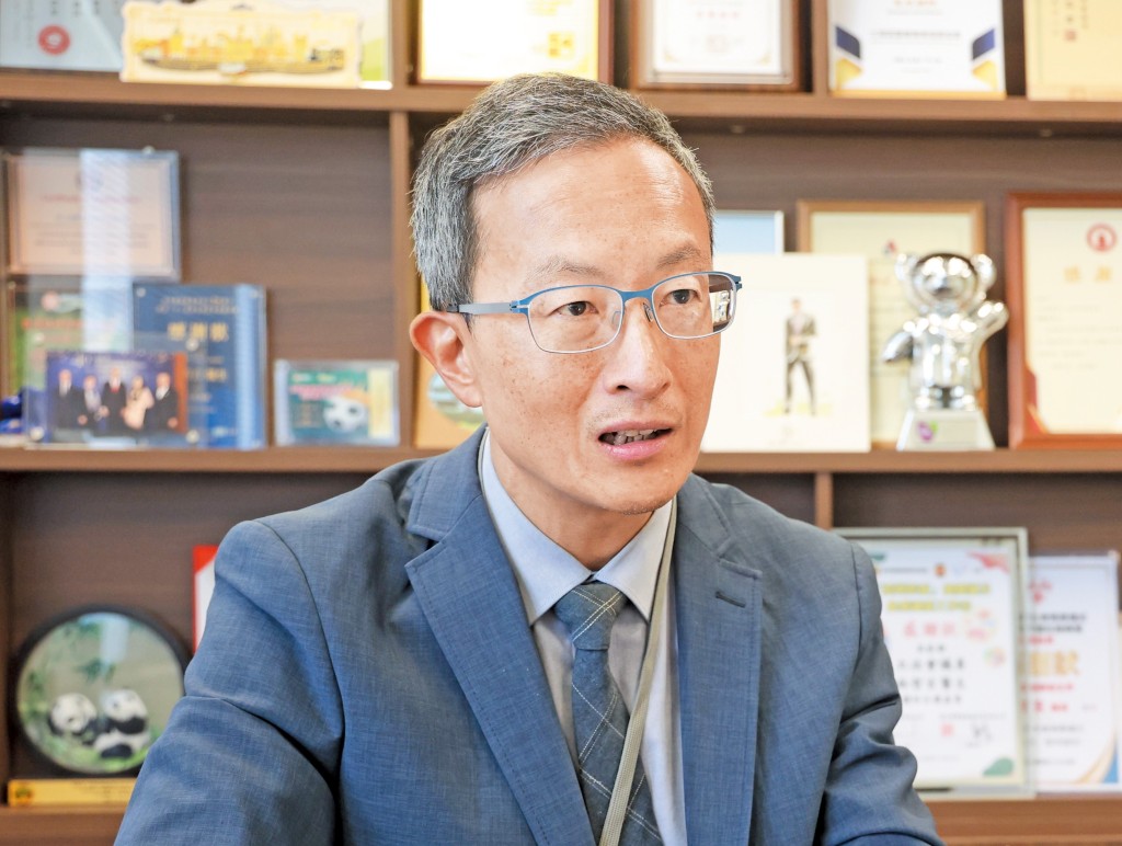 林哲玄質疑涉事商戶推銷言論、手法有機會涉嫌違反《不良廣告（醫藥）條例》。