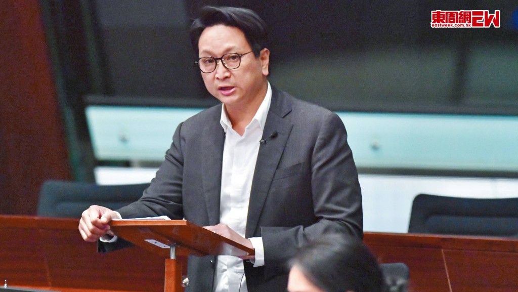 鄧家彪指出，不少長者跨區照顧兒孫或其他家庭成員，對高昂的交通開支感到壓力。