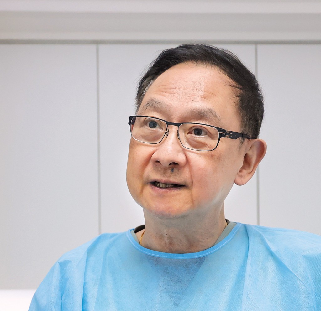 香港牙醫學會會長陳超余認為，牙醫須主動指出病人情況。