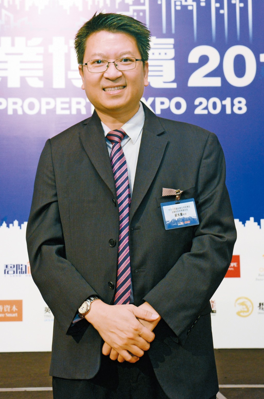莊太量認為,有較大型的演唱會場地,能吸引更多國際級的歌手和樂隊來港開演唱會,可以聚集更多人來港。 莊太量認為,有較大型的演唱會場地,能吸引更多國際級的歌手和樂隊來港開演唱會,可以聚集更多人來港。