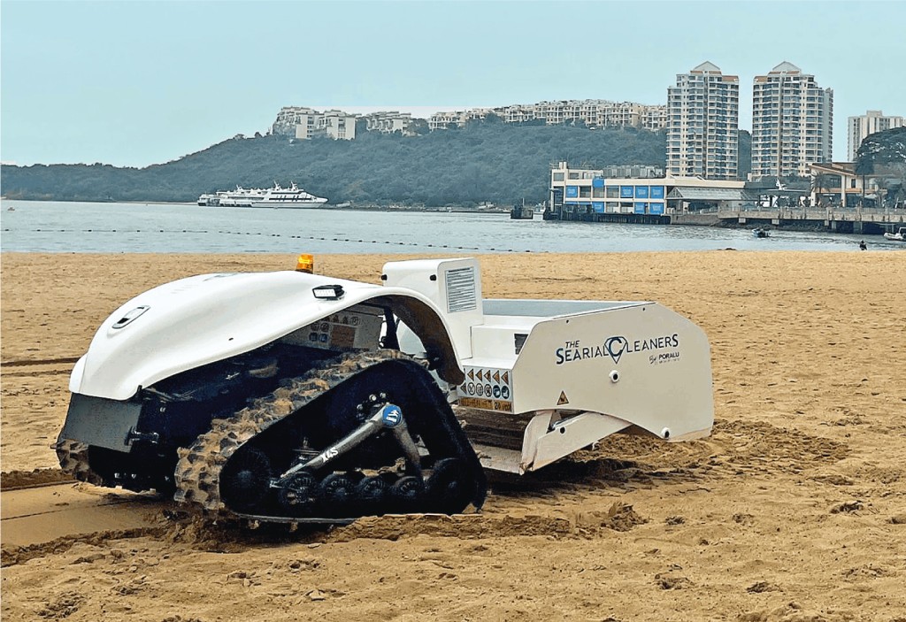 沙灘清潔機械人BeBot具有高效和環保的操作方式，將會是推行香港可持續海灘清潔的重要一步。
