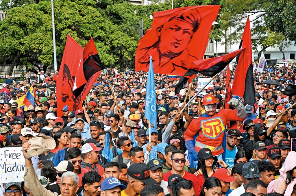 委內瑞拉多處示威，抗議美國擄走他們的總統馬杜羅。