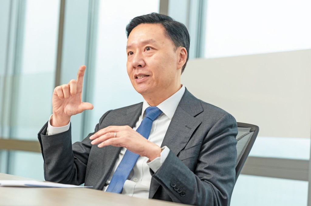 Roger認為，與其揣測聯儲局何時行動，不如從債券存續期入手，主動降低利率波動對投資組合的衝擊。