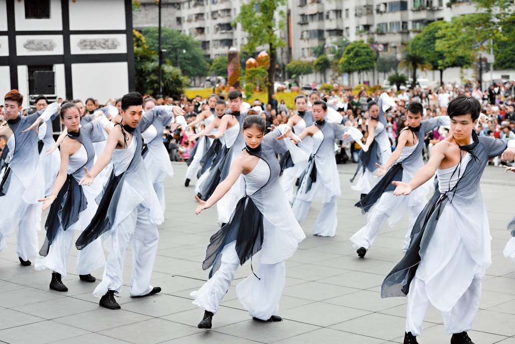 太極拳與舞蹈、健身等跨界結合，成為年輕世代追捧的新潮流文化。