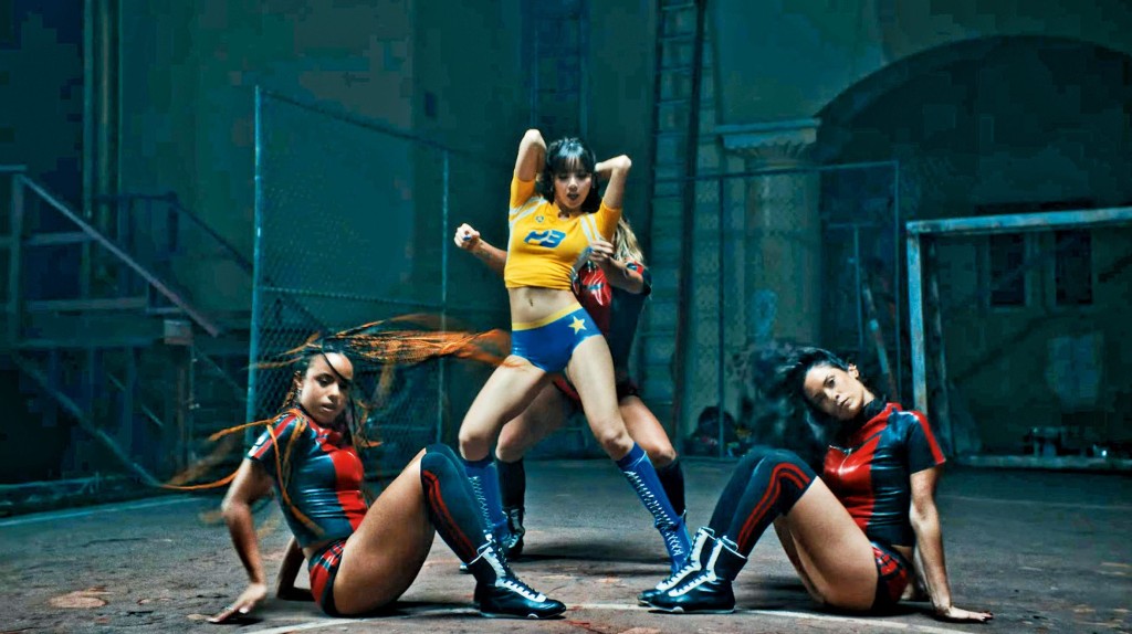 BLACKPINK成員Lisa成為首位登上世界盃開幕舞台的K-Pop女歌手, 亦跟巴西及尼日利亞歌手合唱官方宣傳曲《GOALS》。 BLACKPINK成員Lisa成為首位登上世界盃開幕舞台的K-Pop女歌手, 亦跟巴西及尼日利亞歌手合唱官方宣傳曲《GOALS》。