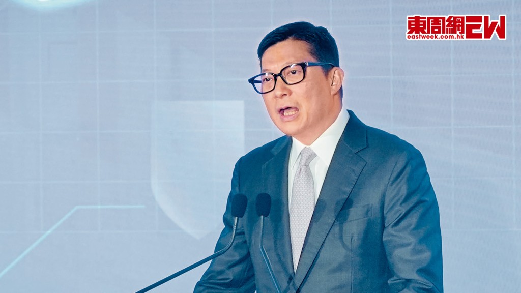保安局局長鄧炳強提出「國安四大風險」，包括要小心嚴防「軟對抗」。