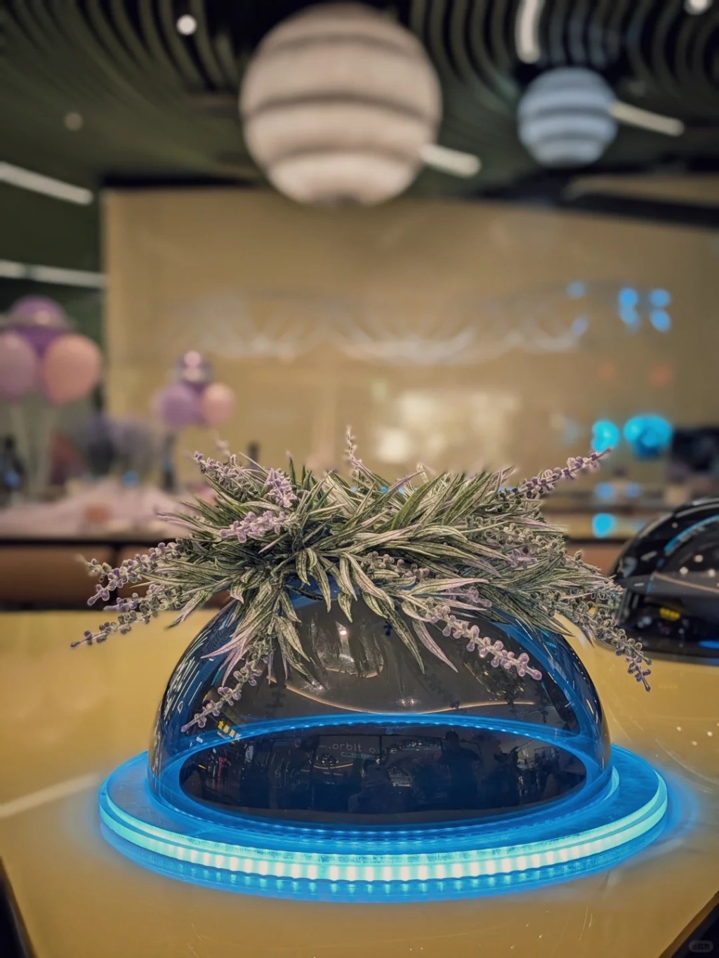 orbit one奧彼文星球食研所｜磁懸浮送餐，穿越未來的科幻用餐體驗