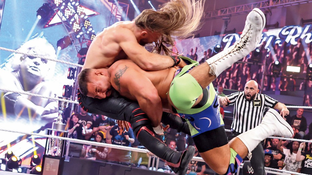 職業摔角節目《Raw》為WWE的旗艦節目之一。 職業摔角節目《Raw》為WWE的旗艦節目之一。
