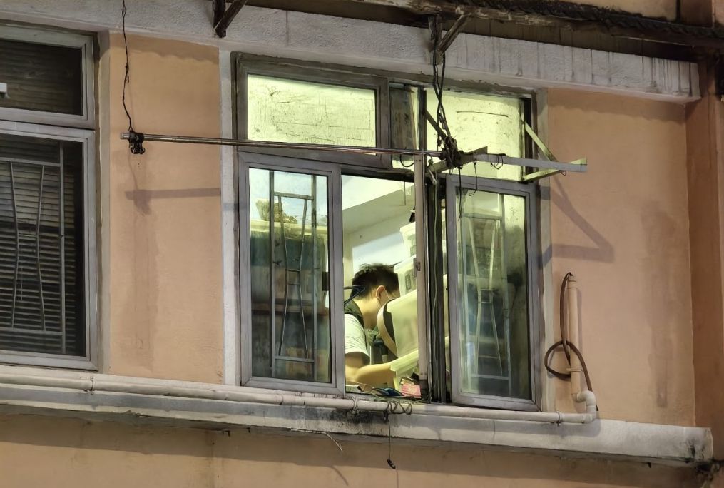 上周二(6日)觀塘發生一宗六旬男子在家中疑意外失救亡,同住八旬病母失照顧下不治的慘案 上周二(6日)觀塘發生一宗六旬男子在家中疑意外失救亡,同住八旬病母失照顧下不治的慘案