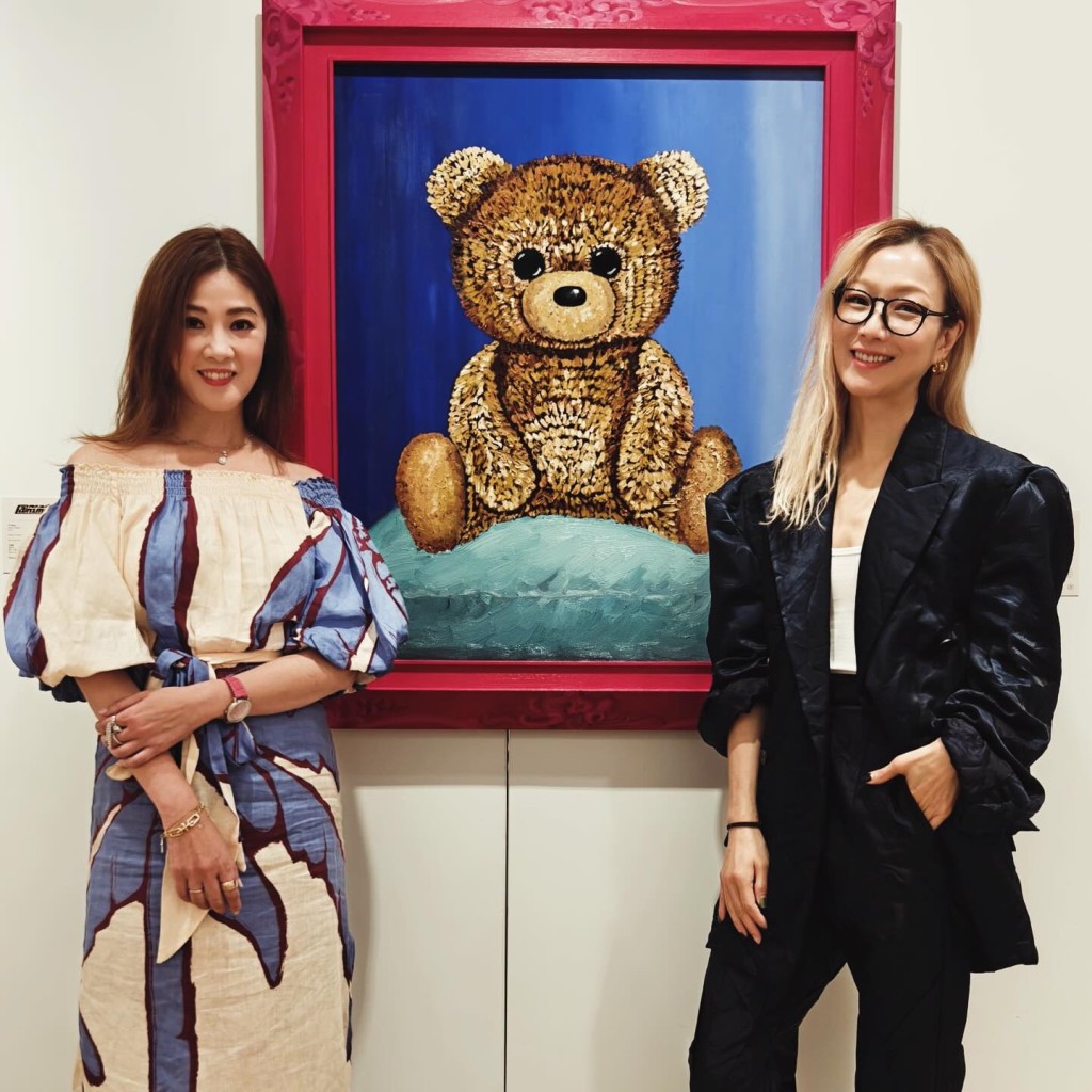 未出事前鄭秀文去支持翁嘉穗的畫展