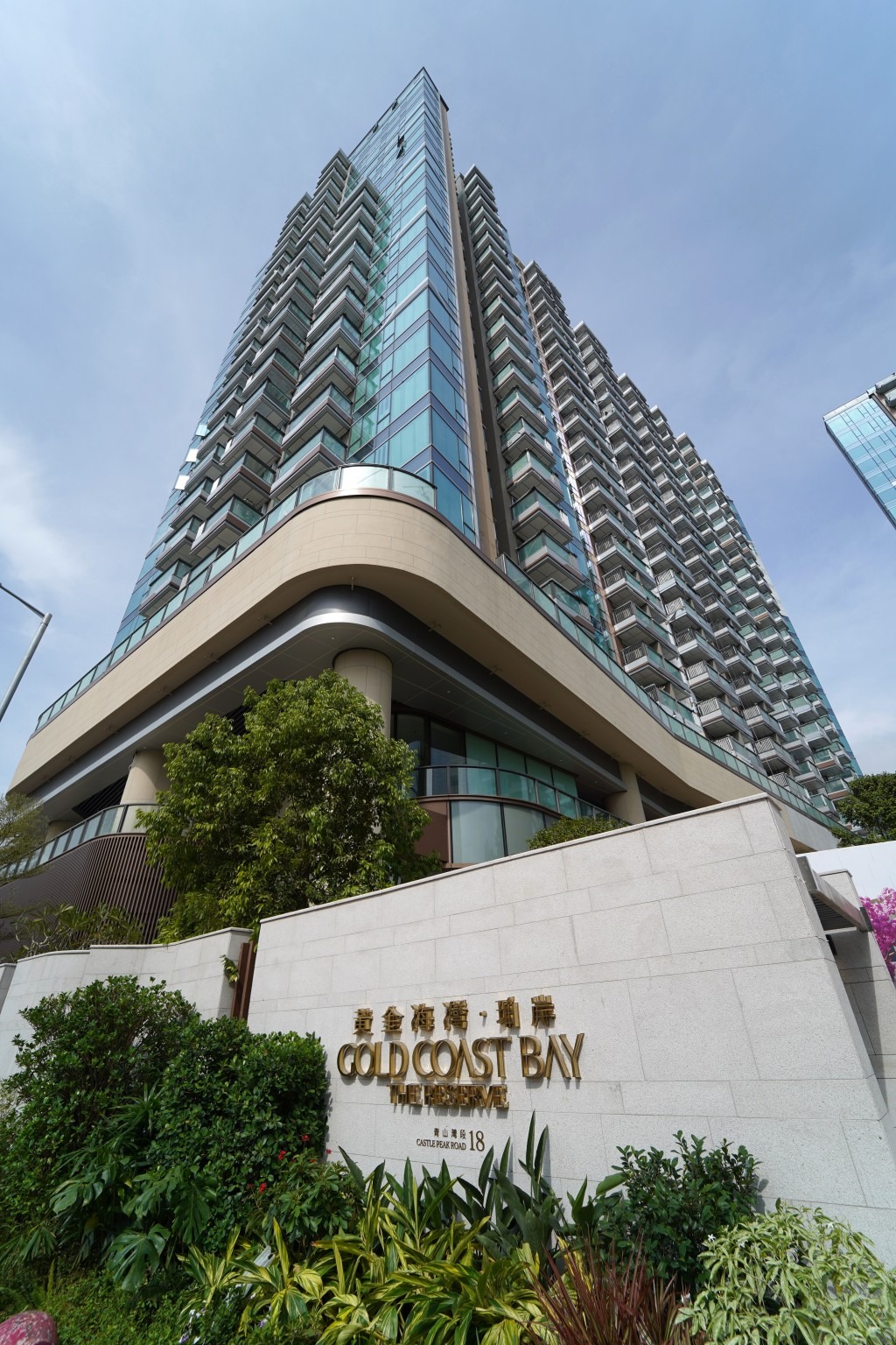 黃金海灣系列近日接連錄得成交，開售以來已累計沽出1,009 伙單位，套現逾 39 億元。