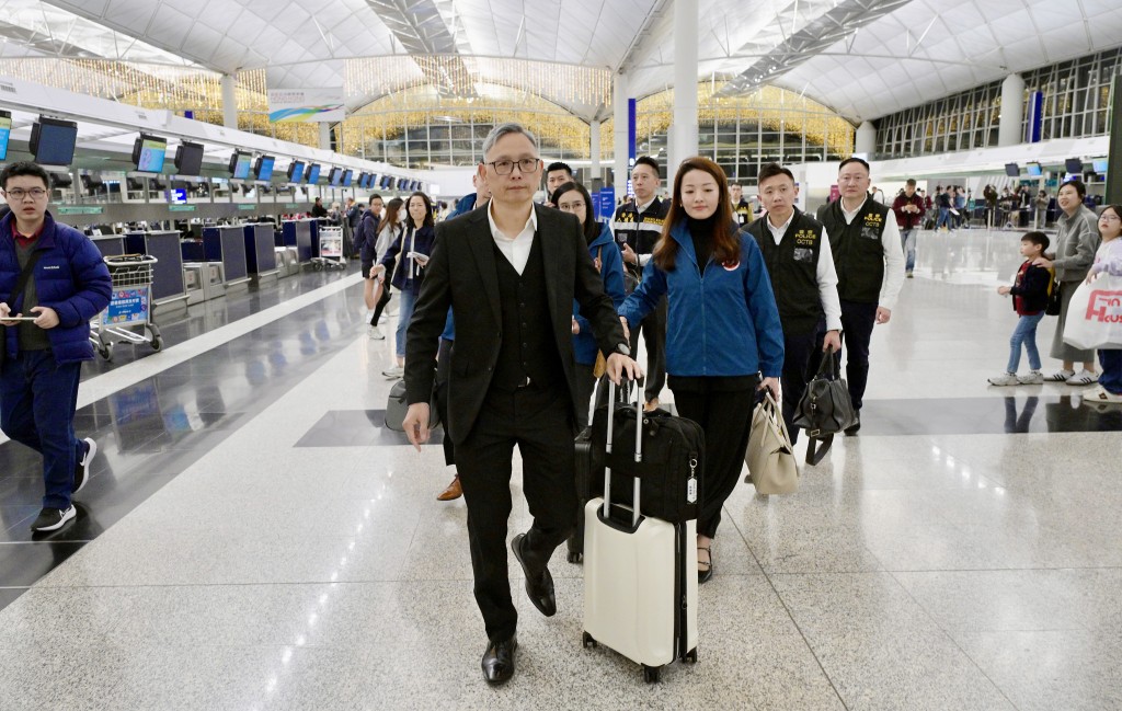 專責小組在當地會與泰國警方會面 專責小組在當地會與泰國警方會面