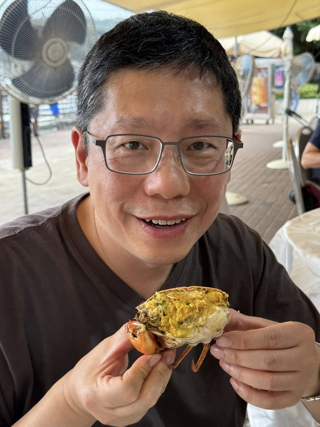 敘福樓集團的主席黃傑龍家有柴犬亦有13個餐飲品牌，不知他會為旗下幾多間食肆申請這牌照呢？