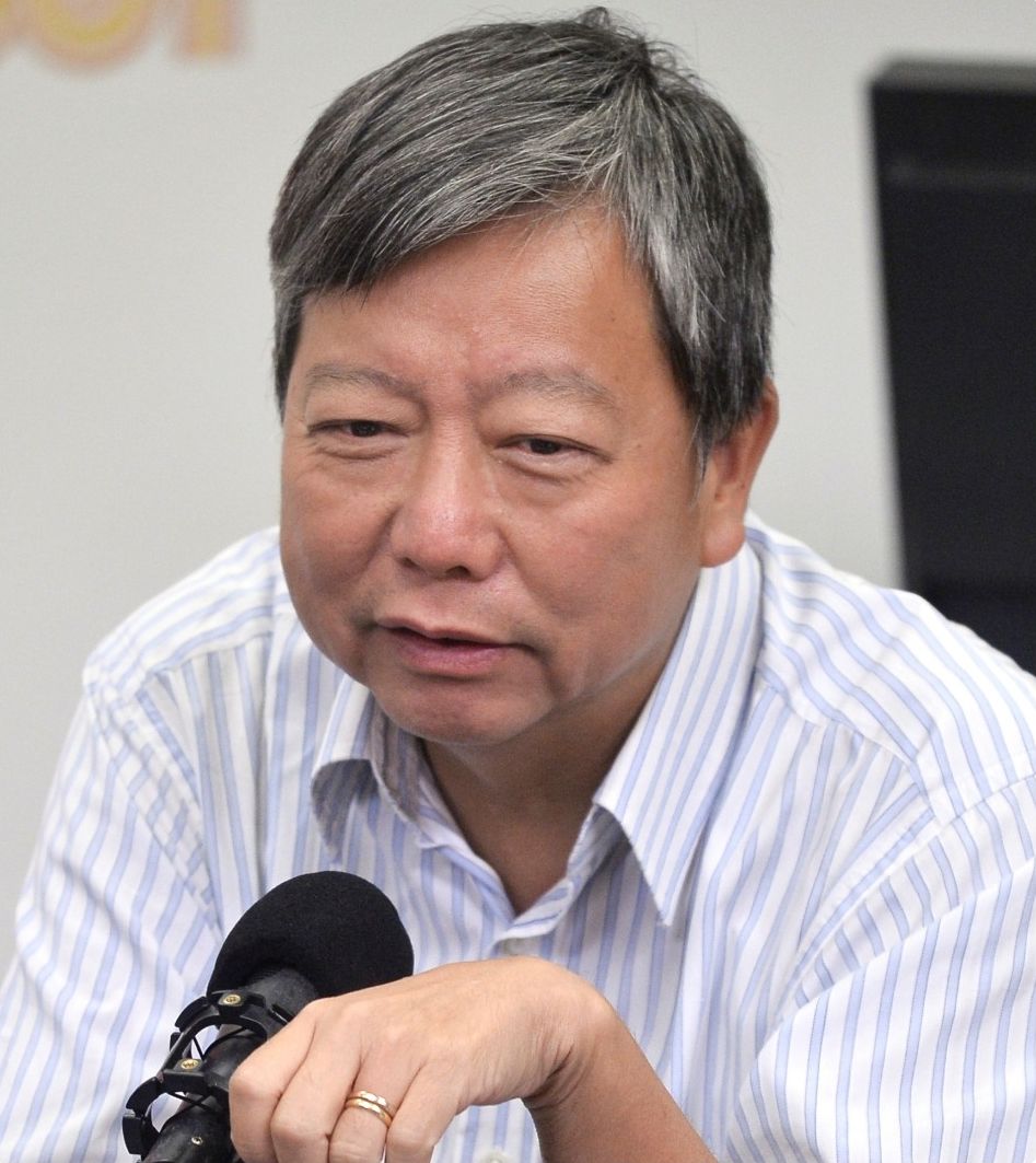 李卓人
