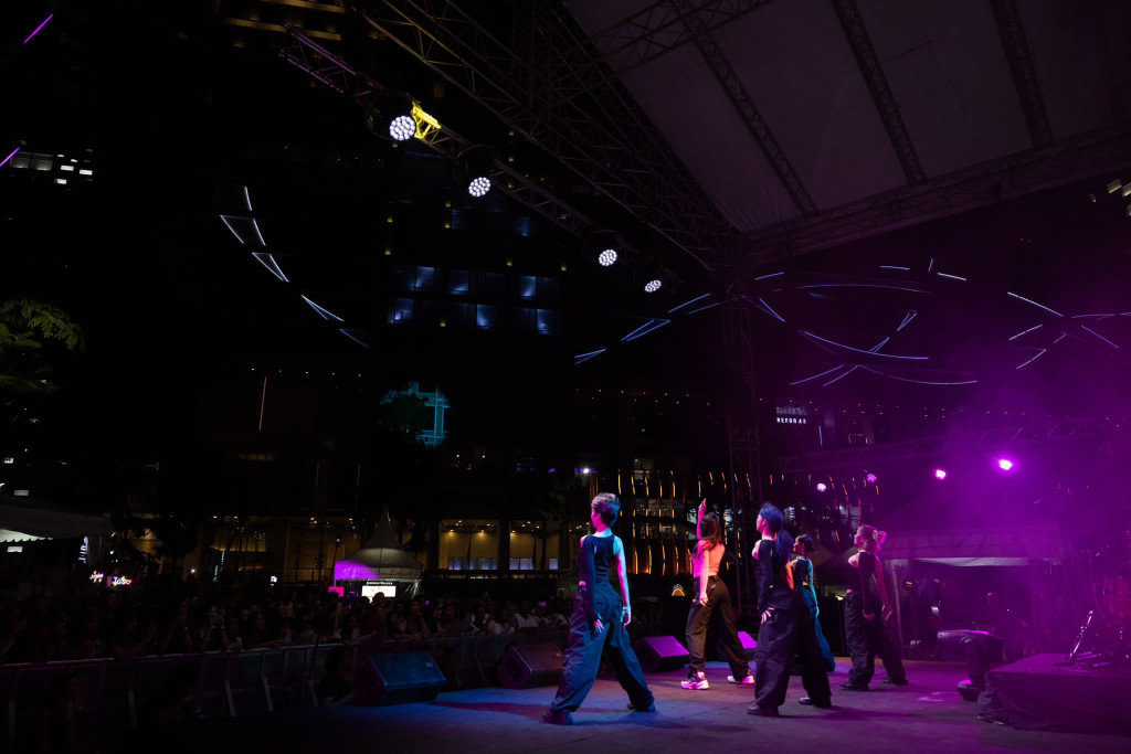 甄子丹和汪詩詩的19歲女兒甄濟如早前宣佈出道。 甄子丹和汪詩詩的19歲女兒甄濟如早前宣佈出道。