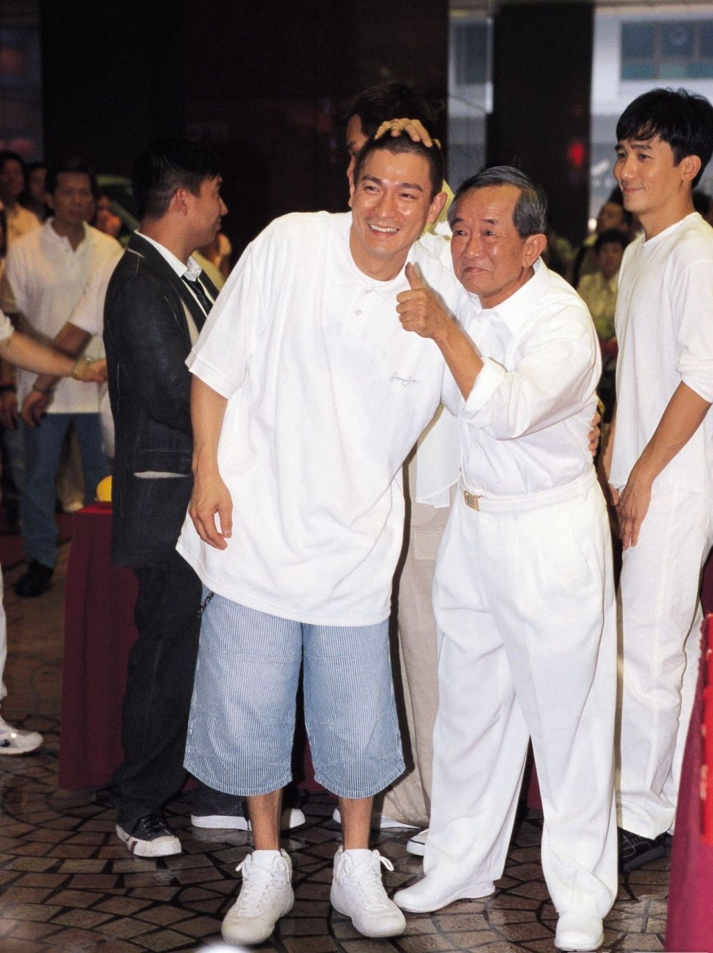 娛圈不少名人包括劉德華、梁朝偉等都曾拜訪「白龍王」。  