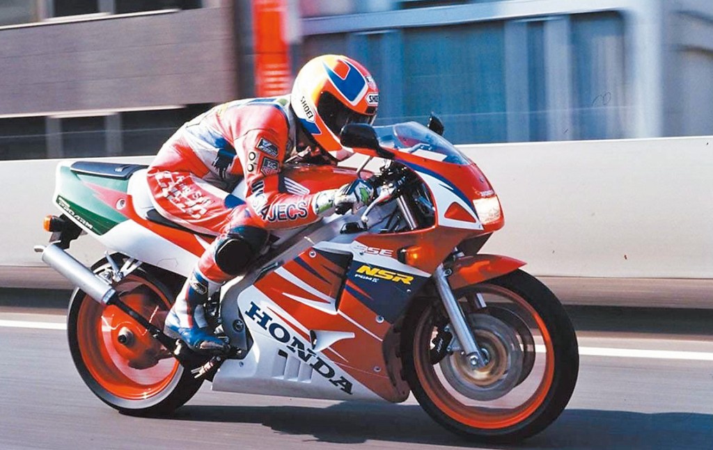 本田NSR250R SP(圖)是電影《烈火戰車》中劉德華的愛車。 本田NSR250R SP(圖)是電影《烈火戰車》中劉德華的愛車。