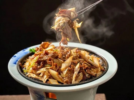 芝麻醬燒餅夾炙牛肉