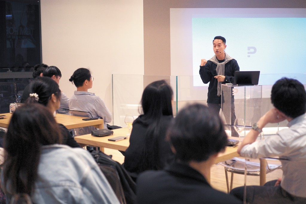 Preface創辦人兼行政總裁盧炳棠不時親身上陣教授ChatGPT工作坊。 Preface創辦人兼行政總裁盧炳棠不時親身上陣教授ChatGPT工作坊。