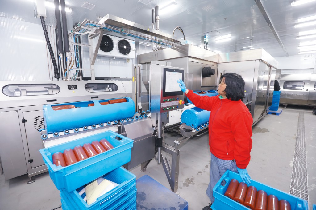 Bless堅持香港製造，並引入先進高壓低溫（HPP）消毒技術的食品安全保證，為市場提供百分百純天然冷壓果汁。