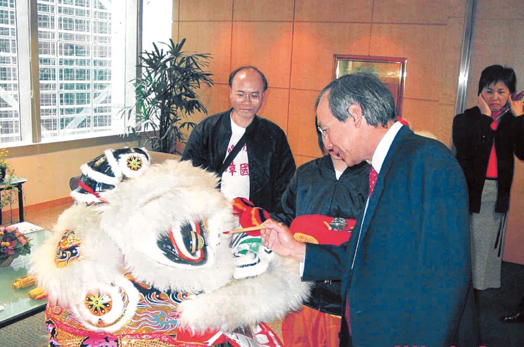 黃桂林於美資投行美林（亞太）任職長達十多年直至退休，退休前主管亞洲投行業務。