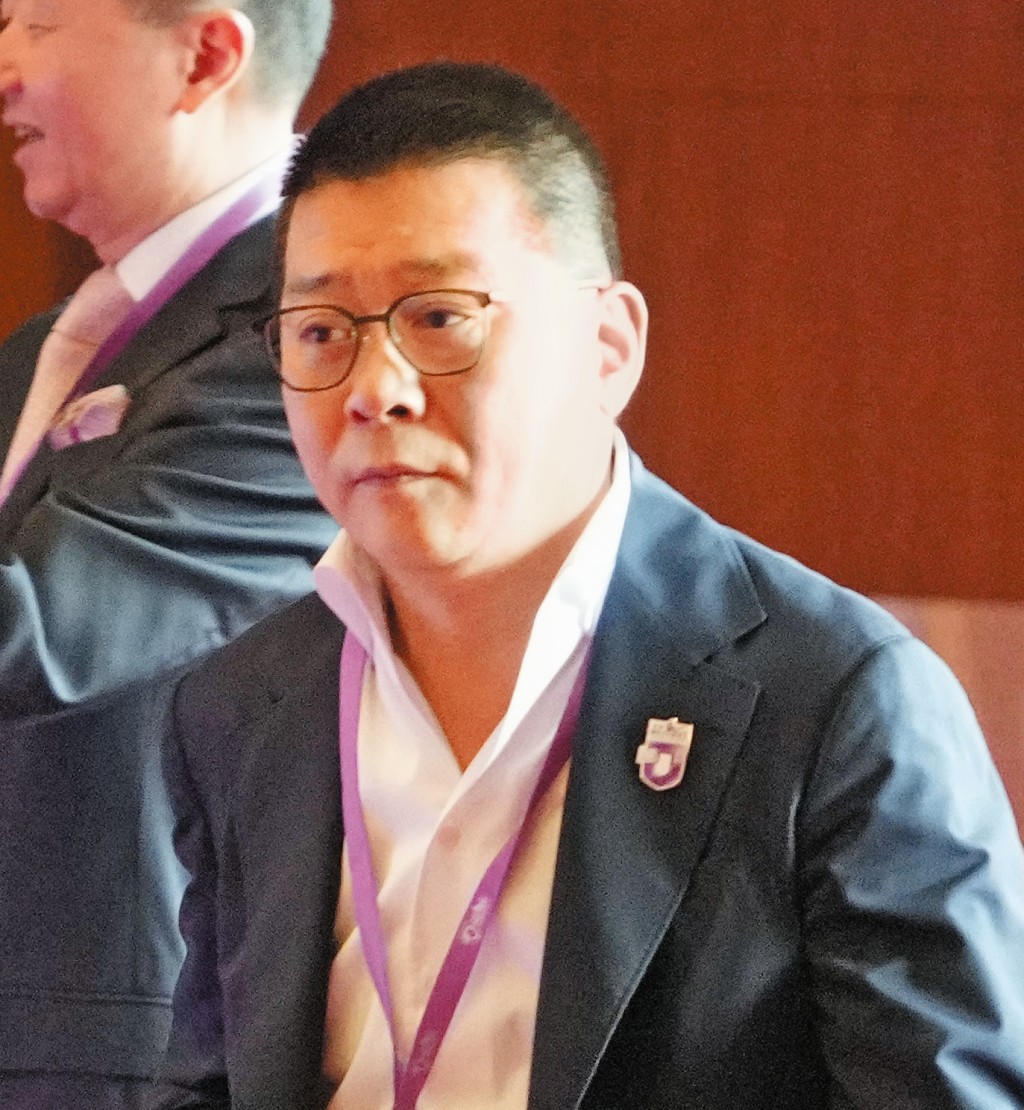 全國政協委員兼中華總商會副會長曾智明認為,挽救香港「美食天堂」美譽,需要業界、業主和政府三方配合,互相支持才行。 全國政協委員兼中華總商會副會長曾智明認為,挽救香港「美食天堂」美譽,需要業界、業主和政府三方配合,互相支持才行。