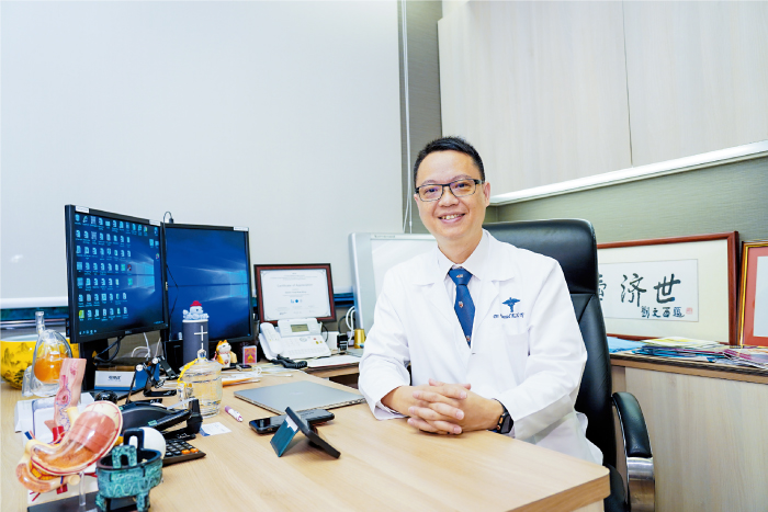 唐琼雄——外科專科醫生
