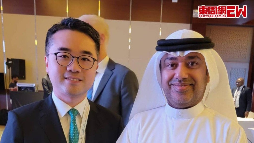 與阿聯酋教育部副部長Mohammad Al Mualla交流