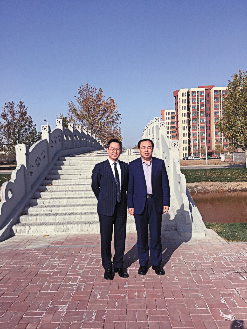 在河北工業大學的項目中,劉建德建立了第一條3D打印的混凝土橋。 在河北工業大學的項目中,劉建德建立了第一條3D打印的混凝土橋。