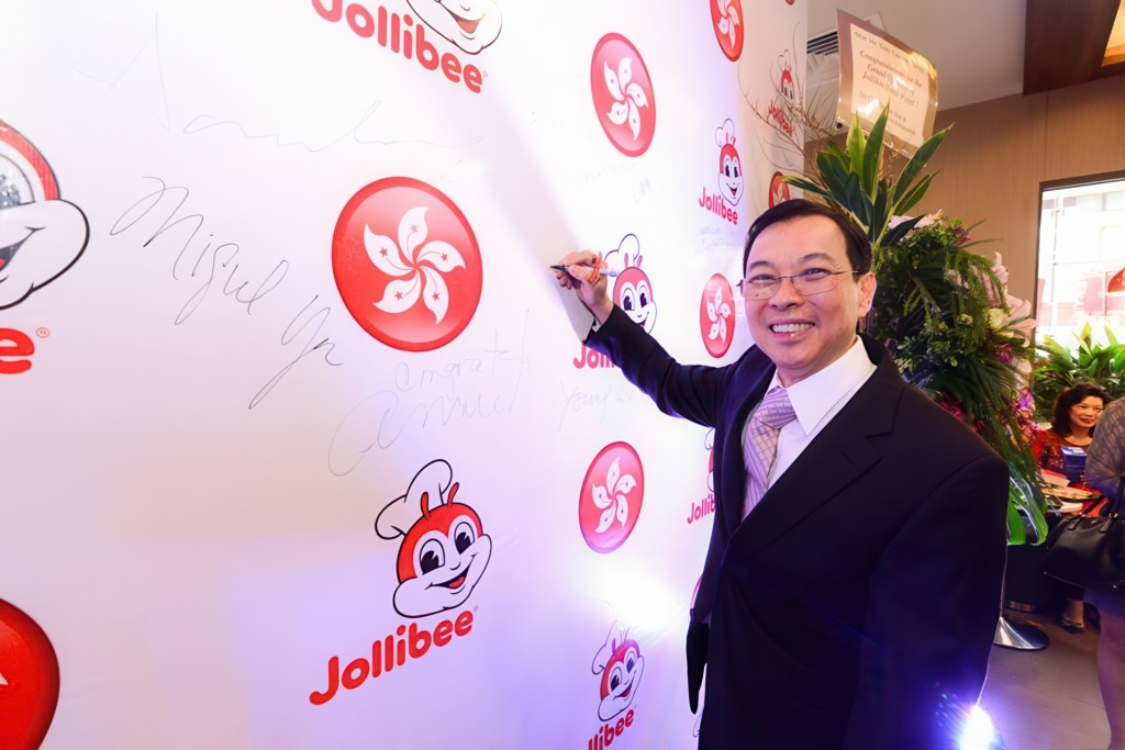 快樂蜂於一九七八年由福建華僑陳覺中創立，他曾經表示要將集團打造成全球市值前五大的餐飲王國。