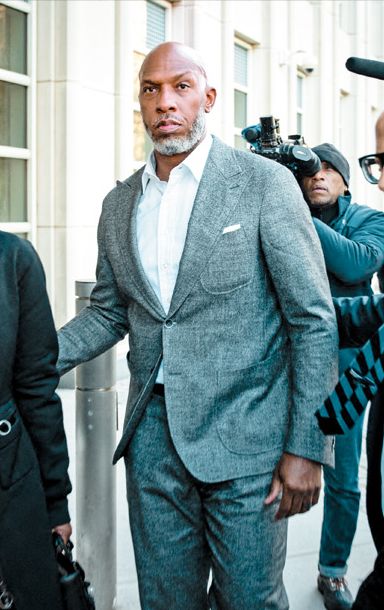 近期涉打假被告球員 : NBA 波特蘭拓荒者隊總教練比立斯