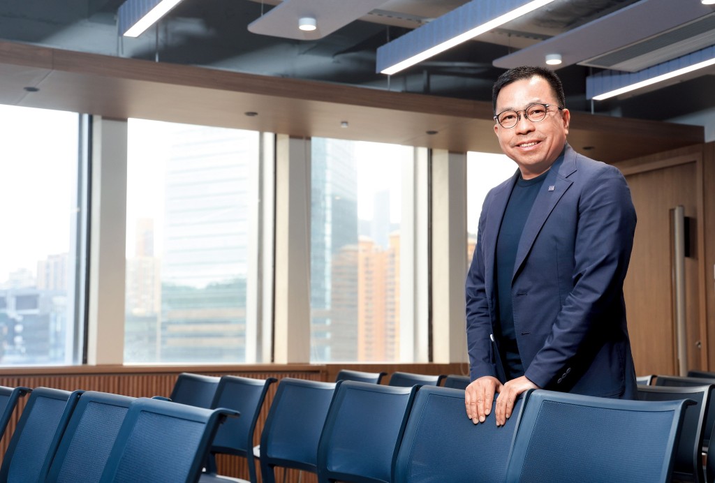 近四十年專業生涯，何鉅業處理過超過五百個建設項目。
