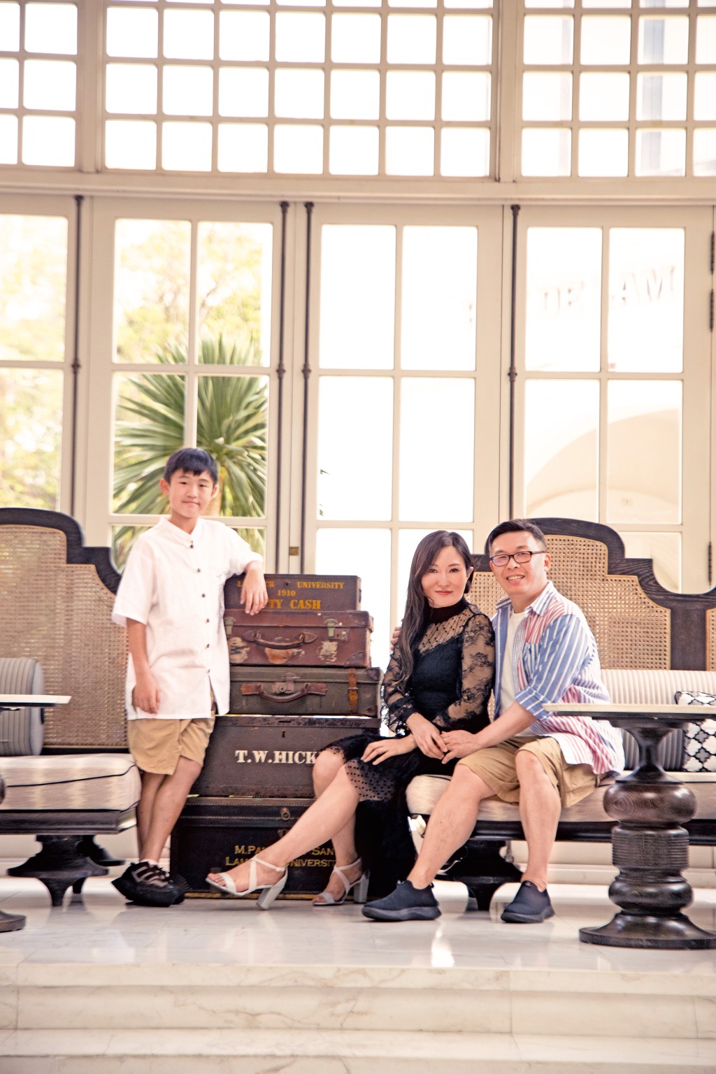 鄭曉蔚雖然每日工作非常繁忙，但仍堅持每周最少一天家庭日，為家人安排不同生活瑣碎事。