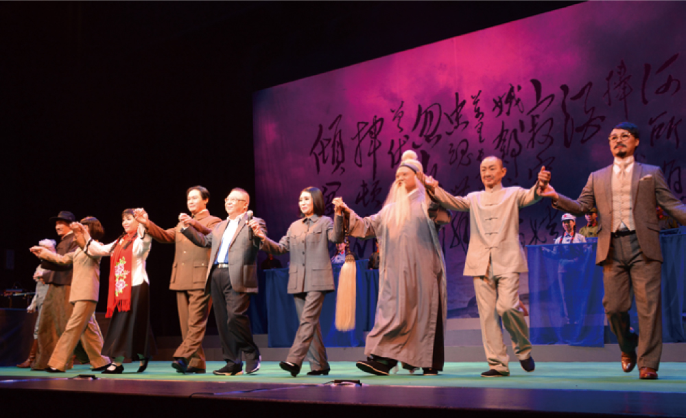 近代史粵劇《毛澤東》赴日作傳統藝術文化交流，獲得全場日本觀眾的掌聲，日本觀眾對一代偉人毛澤東的愛情故事頗感興趣，並對用傳統粵劇演繹近代史刮目相看。