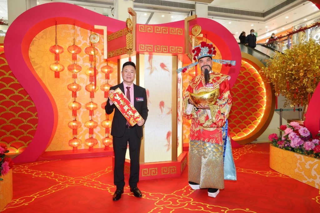 蘇蔭彪稱，商戶普遍對零售市道感到樂觀，農曆新年期間，配合推動夜經濟，大埔超級城有逾4成租戶將會在延長營業時間。