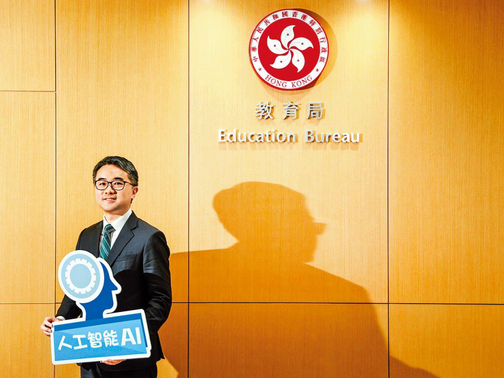 教育局副局長施俊輝表示,成功申請的學校會獲發一筆過50萬元撥款 教育局副局長施俊輝表示,成功申請的學校會獲發一筆過50萬元撥款