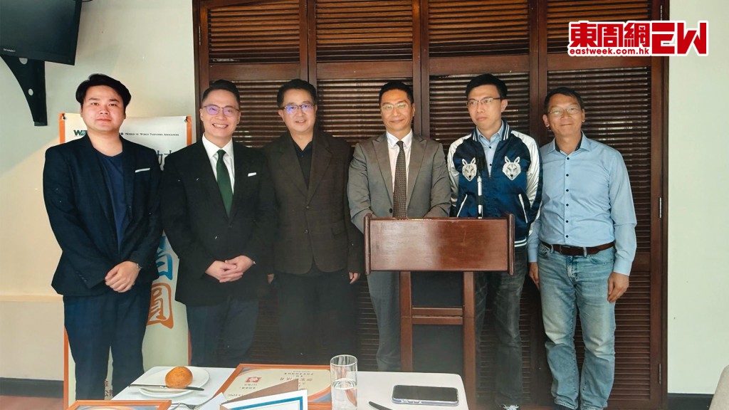 梁熙（左二）、邵家輝（右三）、崔定邦（右二）及劉智均（左一）早前聚首討論控煙政策。