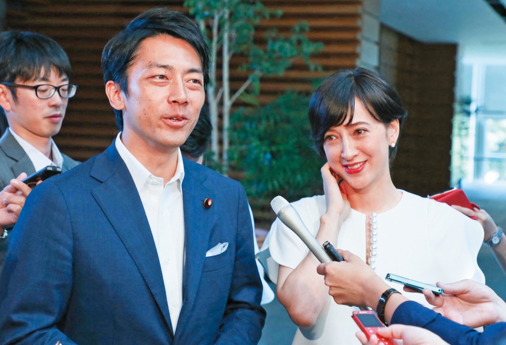 小泉進次郎的妻子瀧川克里斯特爾是法日混血兒。