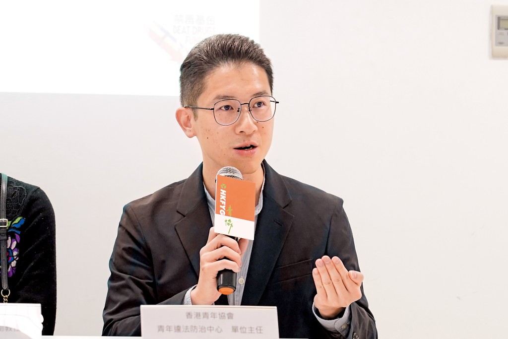 梁兆騏認為，若消費是為了美女而非運動本身，是「物化」女性，屬偏差的價值觀。