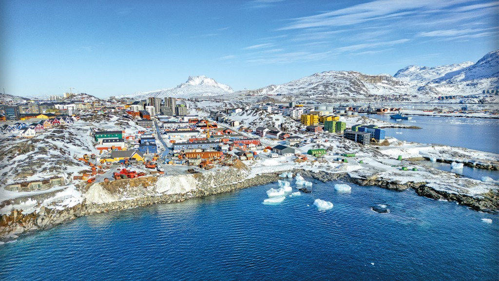 格陵蘭島藏有大量未開發的石油、關鍵礦物及豐富的稀土元素等天然資源。