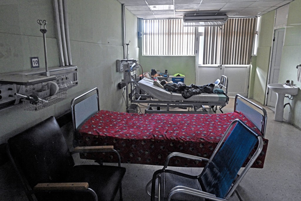 政府只能靠局部「微電網」保住醫院等關鍵設施電源。 政府只能靠局部「微電網」保住醫院等關鍵設施電源。